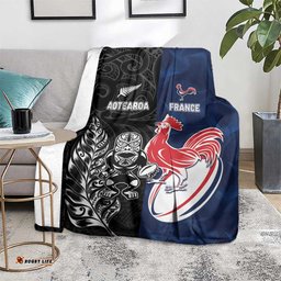 France And New Zealand Rugby Blanket Les Bleus Rooster With Maori Tiki LT05