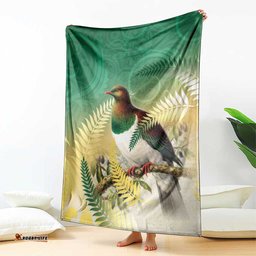 New Zealand Pigeon Kereru Blanket Maori Fern Art Green Gradient LT05