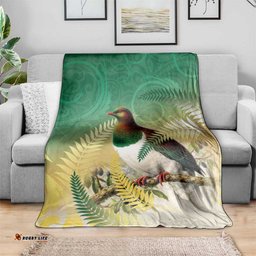 New Zealand Pigeon Kereru Blanket Maori Fern Art Green Gradient LT05