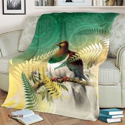 New Zealand Pigeon Kereru Blanket Maori Fern Art Green Gradient LT05