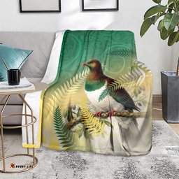 New Zealand Pigeon Kereru Blanket Maori Fern Art Green Gradient LT05