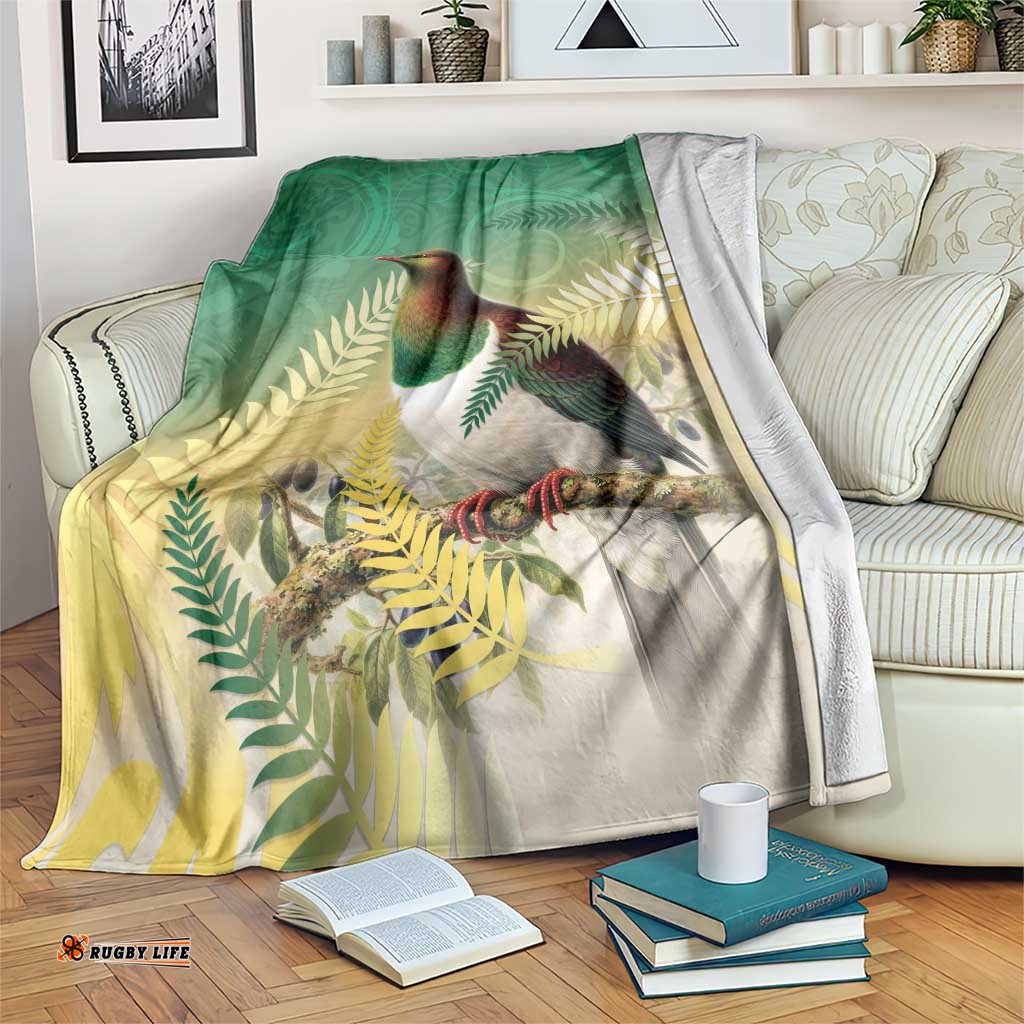 New Zealand Pigeon Kereru Blanket Maori Fern Art Green Gradient LT05