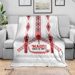 Toitu Te Tiriti Waitangi Blanket White Wharenui House LT9