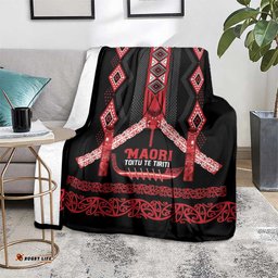 Toitu Te Tiriti Waitangi Blanket Black Wharenui House LT9