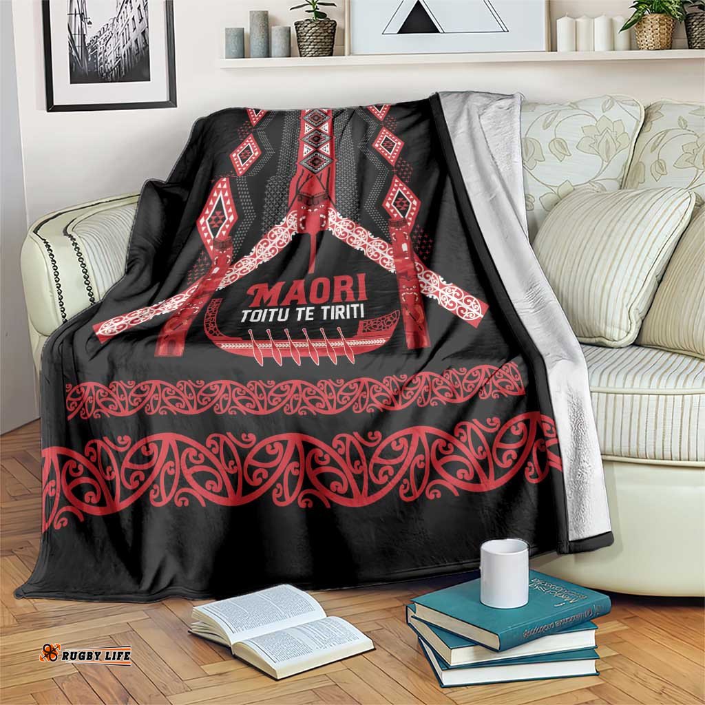 Toitu Te Tiriti Waitangi Blanket Black Wharenui House LT9