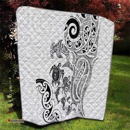 New Zealand Sea Animals with Maori Tribal Tattoo Quilt White Color LT03