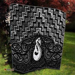 New Zealand Maori Quilt Poutama Manaia Black Paua Shell LT05