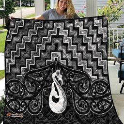 New Zealand Maori Quilt Poutama Manaia Black Paua Shell LT05