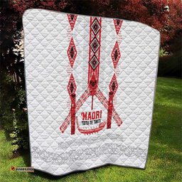 Toitu Te Tiriti Waitangi Quilt White Wharenui House LT9