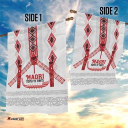 Toitu Te Tiriti Waitangi Garden Flag White Wharenui House LT9