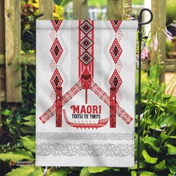 Toitu Te Tiriti Waitangi Garden Flag White Wharenui House LT9