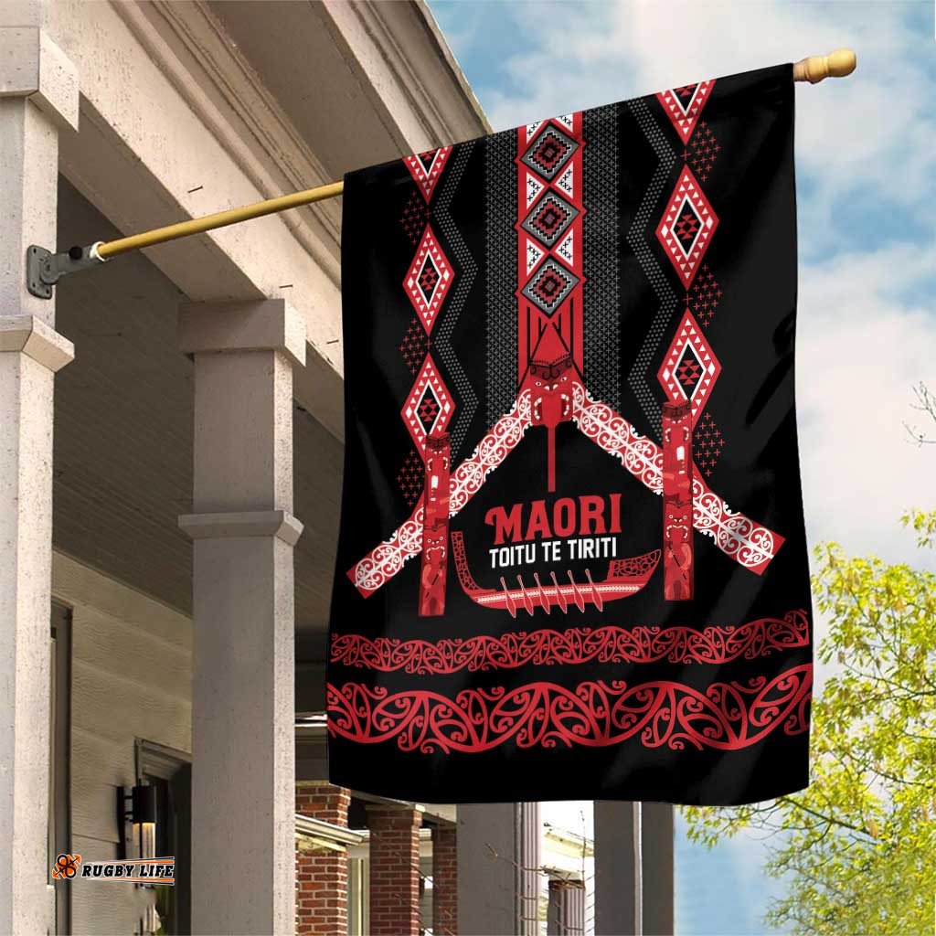Toitu Te Tiriti Waitangi Garden Flag Black Wharenui House LT9