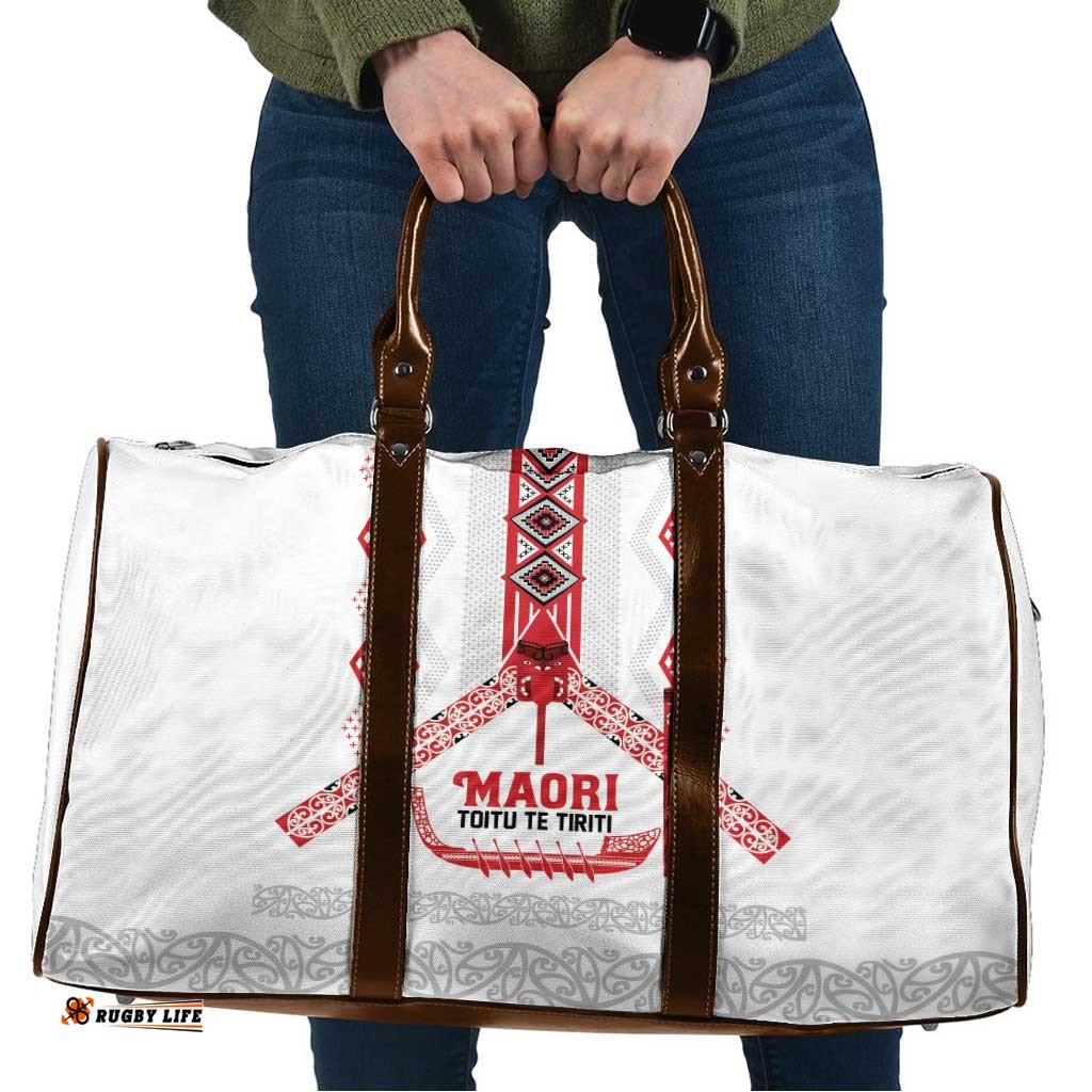 Toitu Te Tiriti Waitangi Travel Bag White Wharenui House LT9