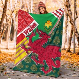 Celtic Wales Premium Blanket Cymru Dragon and Daffodils