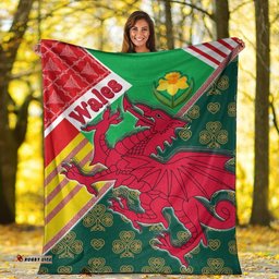 Celtic Wales Premium Blanket Cymru Dragon and Daffodils