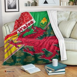 Celtic Wales Premium Blanket Cymru Dragon and Daffodils