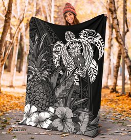 Polynesian Turtle Pineapple Blanket