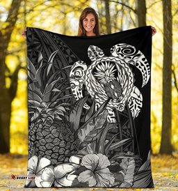 Polynesian Turtle Pineapple Blanket
