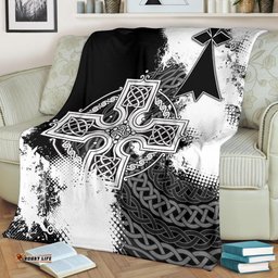 Brittany Premium Blanket Brittany Celtic Cross