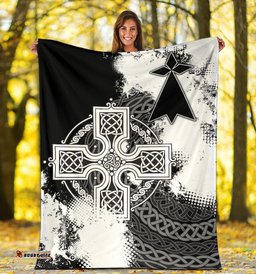 Brittany Premium Blanket Brittany Celtic Cross