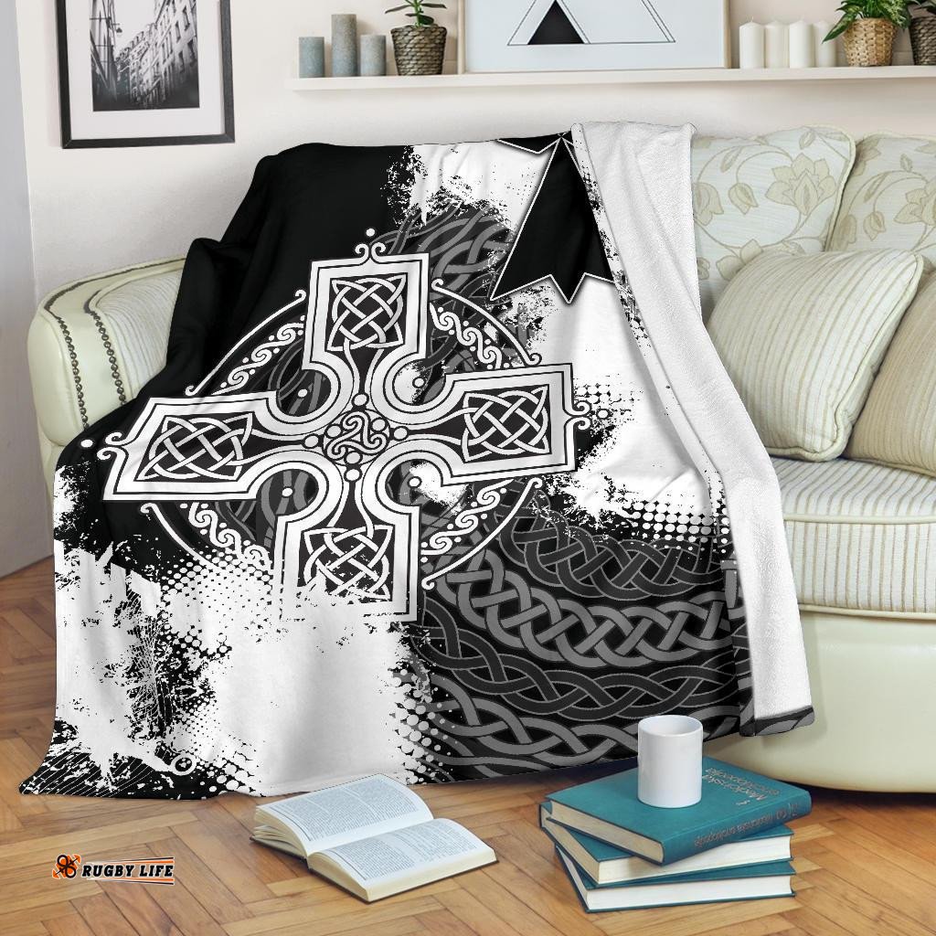 Brittany Premium Blanket Brittany Celtic Cross
