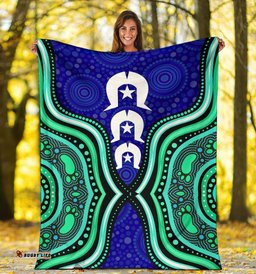 Torres Strait Premium Blanket Torres Strait Symbol And Aboriginal Patterns