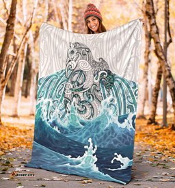 Maori Manaia The Blue Sea Premium Blanket, White