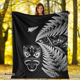 New Zealand Haka Rugby Maori Premium Blanket Silver Fern Vibes Black