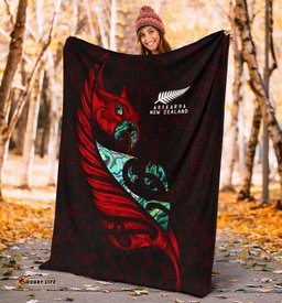 New Zealand Premium Blanket Manaia Paua Fern Wing Red