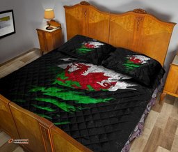 Wales in Me Quilt Bed Set Special Grunge Style