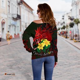 Wales Women's Off Shoulder Sweater, Cymru Am Byth Welsh Dragon Daffodil