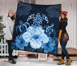 turtle and hibiscus premium quilt