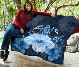 turtle and hibiscus premium quilt