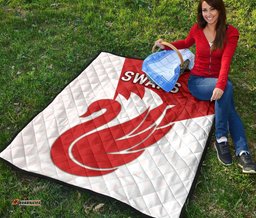 sydney premium quilt swans