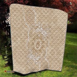 beige australia lizard with aboriginal art quilt