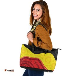 Indigenous Australian Aboriginal Dreaming Stories Etched In Flag Of The Land Leather Tote Bag
