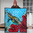 1sttheworld Quilt - Kosrae Turtle Hibiscus Ocean Quilt | 1sttheworld
