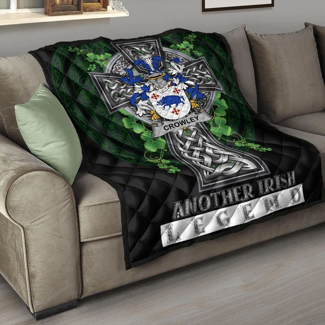 1sttheworld Premium Quilt - Crowley or O'Crouley Irish Family Crest Quilt - Irish Legend A7
