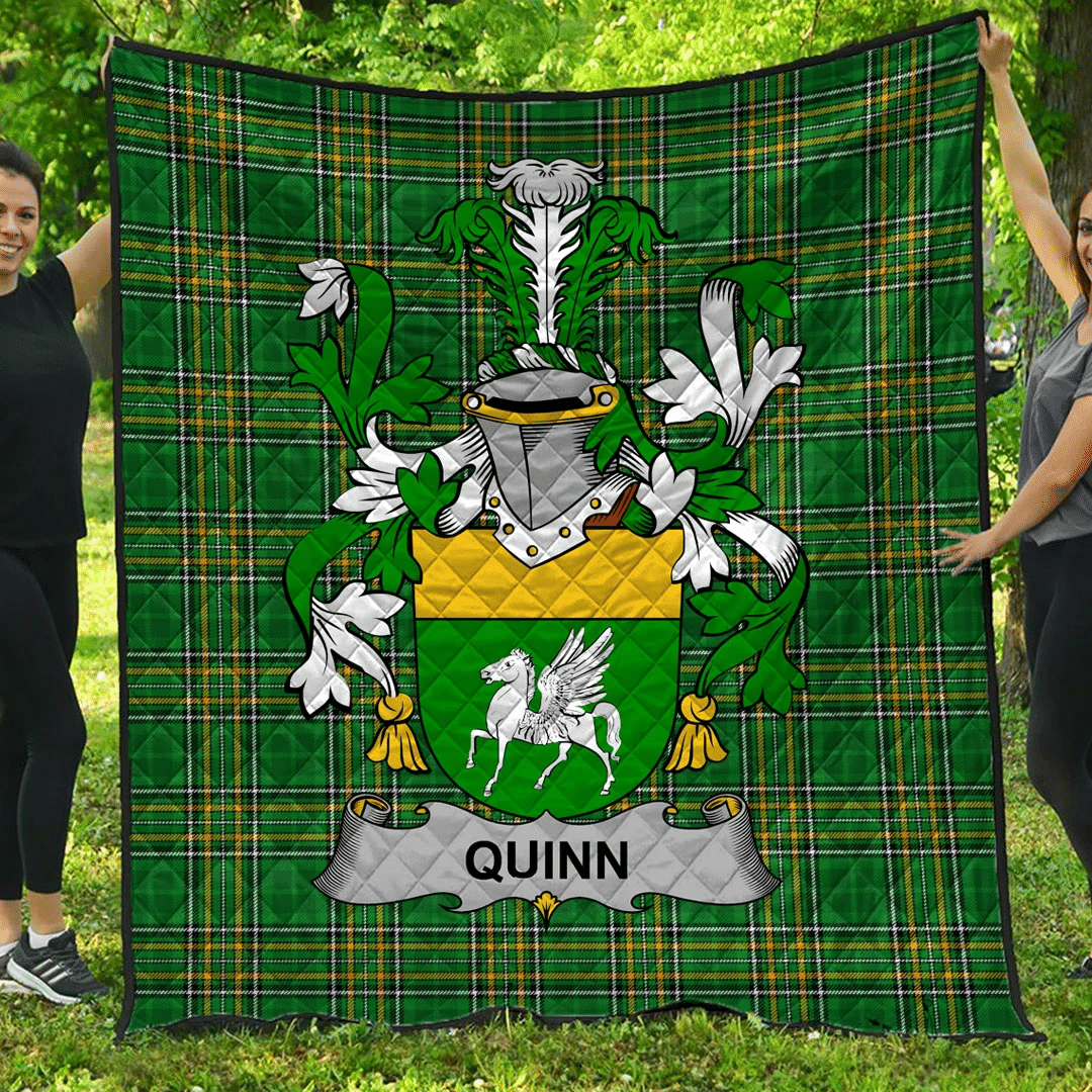 1sttheworld Premium Quilt - Quinn Or O'Quin Irish Family Crest Quilt - Irish National Tartan A7 | 1sttheworld.com