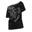 Maori Gerelateerde Off Shoulder T-Shirt A95 | 1sttheworld