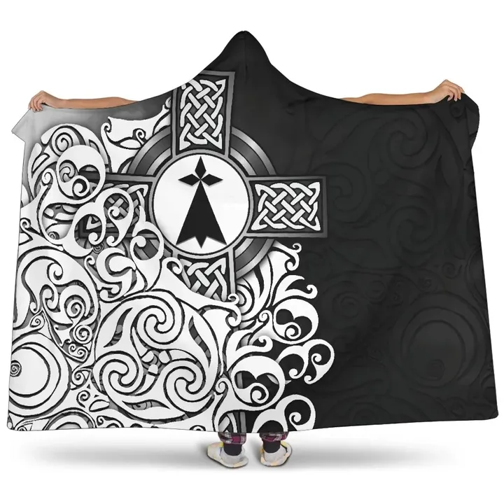 Brittany Celtic Hooded Blankets  - Bretagne Stoat Ermine With Celtic Cross - BN18