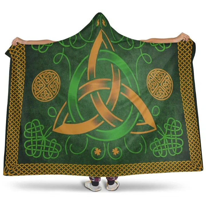 Celtic Hooded Blankets - Celtic Triquetra Knot - BN23