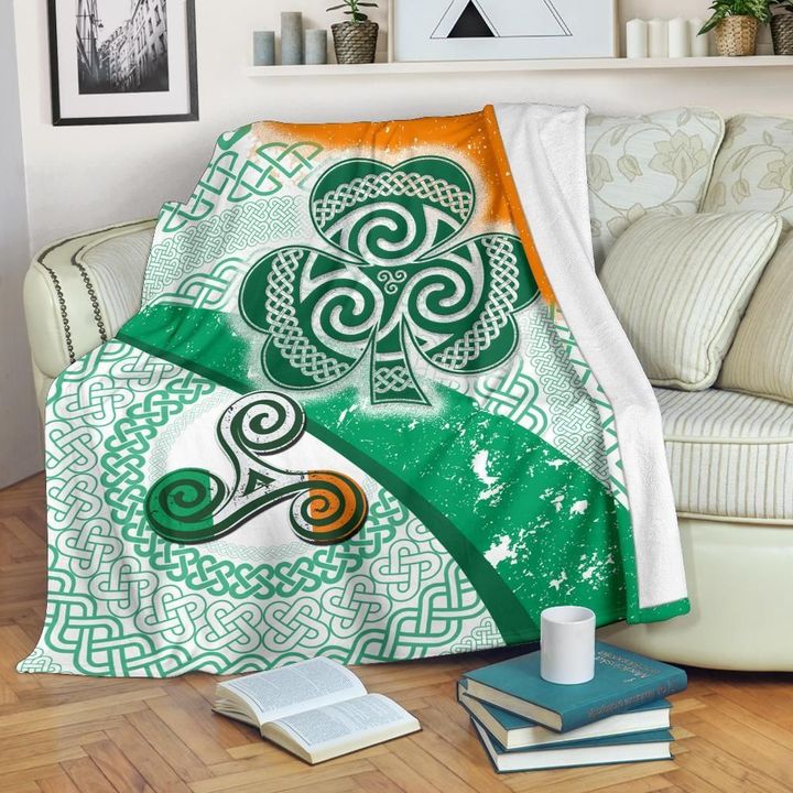 Ireland Celtic Premium Blanket - Ireland Shamrock With Celtic Patterns