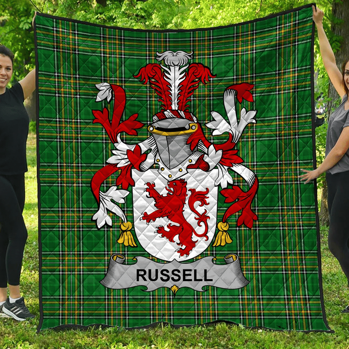 1sttheworld Premium Quilt - Russell Irish Family Crest Quilt - Irish National Tartan A7 | 1sttheworld.com