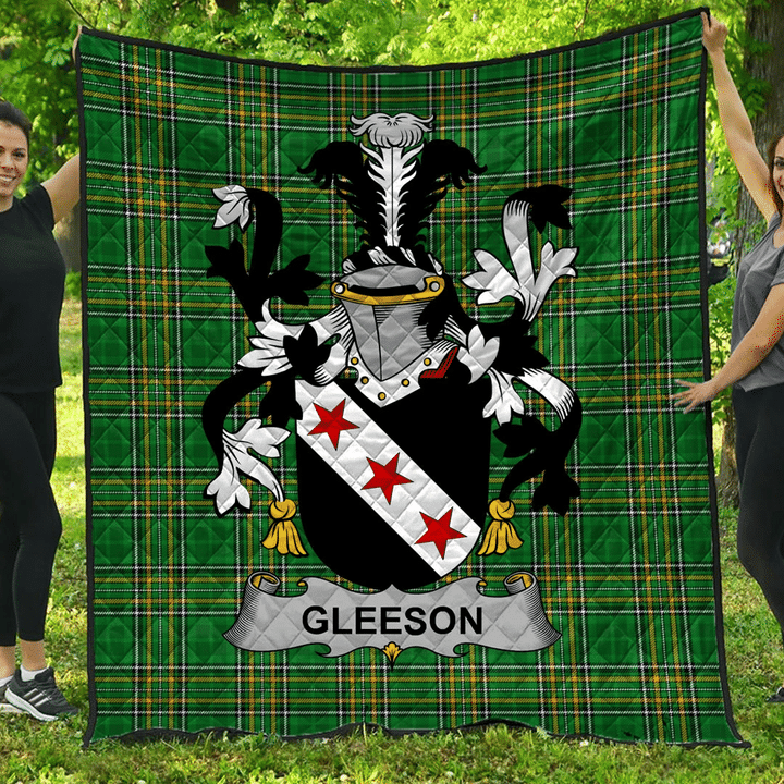 1sttheworld Premium Quilt - Gleeson Or O'Glissane Irish Family Crest Quilt - Irish National Tartan A7 | 1sttheworld.com