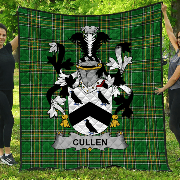 1sttheworld Premium Quilt - Cullen Or Mccullen Irish Family Crest Quilt - Irish National Tartan A7 | 1sttheworld.com