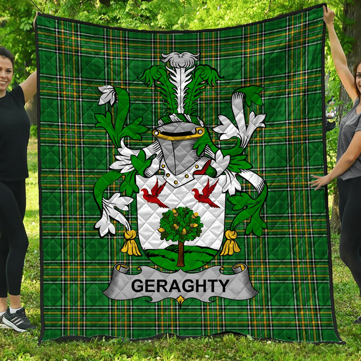 1sttheworld Premium Quilt - Geraghty Or Mcgarrity Irish Family Crest Quilt - Irish National Tartan A7 | 1sttheworld.com