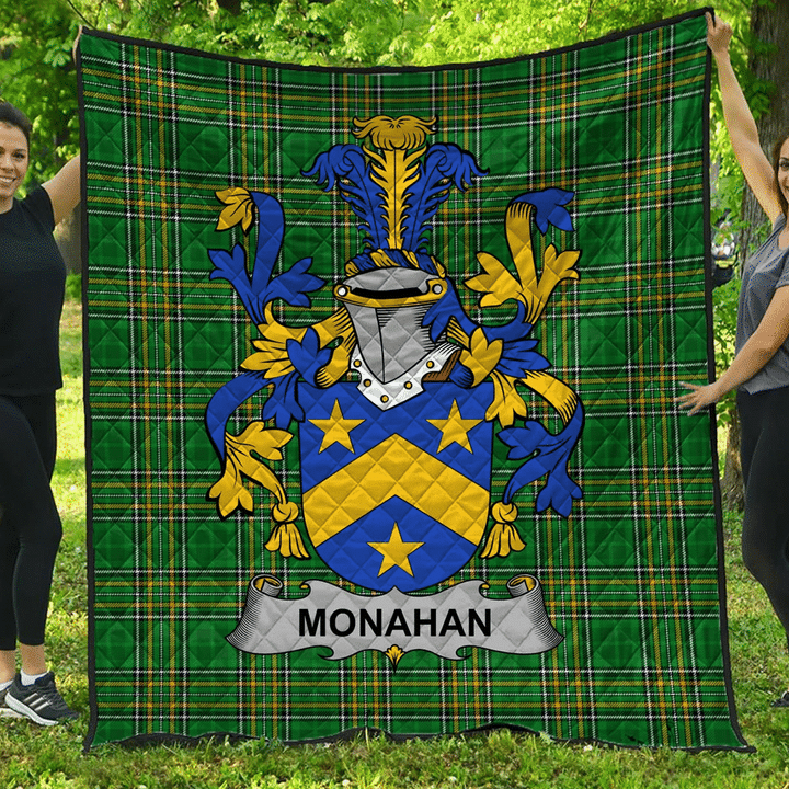 1sttheworld Premium Quilt - Monahan Or O'Monaghan Irish Family Crest Quilt - Irish National Tartan A7 | 1sttheworld.com