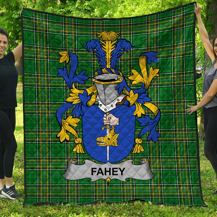 1sttheworld Premium Quilt - Fahey Or O'Fahy Irish Family Crest Quilt - Irish National Tartan A7 | 1sttheworld.com