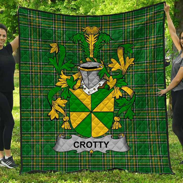 1sttheworld Premium Quilt - Crotty Or O'Crotty Irish Family Crest Quilt - Irish National Tartan A7 | 1sttheworld.com